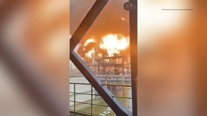 Video: Požár zachvátil jednu z největších rafinerií v Kuvajtu